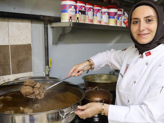 &Ccedil;ubuklu kadın &uuml;reticinin "1 kilogram kıyma, 5 kilogram un"la başlayan başarı hikayesi