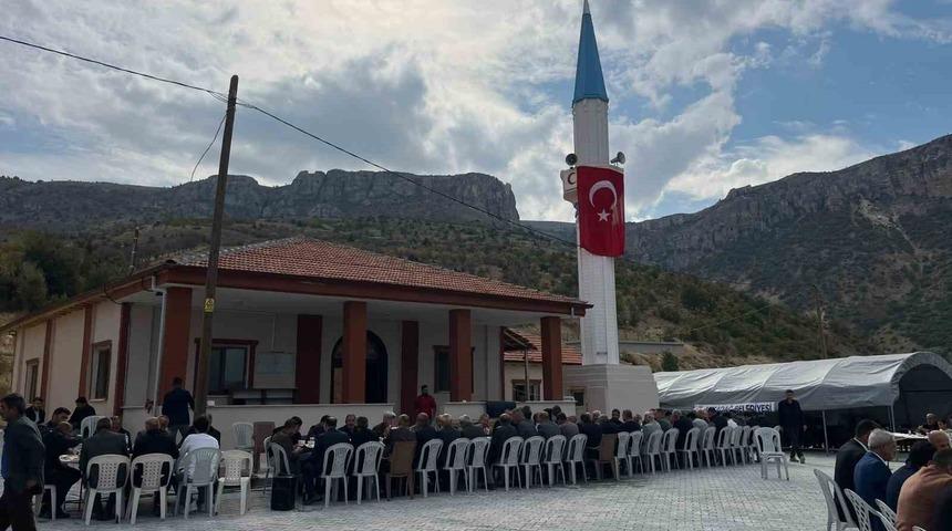 Ak&ccedil;adağ&rsquo;da Keklikpınarı Camisi ibadete a&ccedil;ıldı