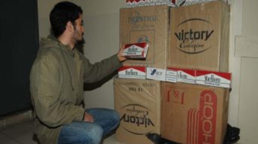 Ka&ccedil;ak sigara alışverişi yaparken yakalandılar