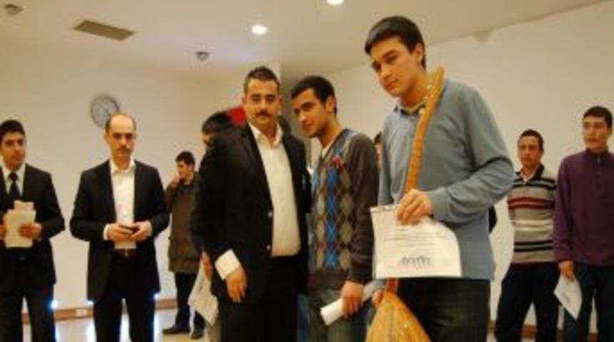 B&uuml;y&uuml;kkoyuncu Lisesi &ouml;ğrencileri seslerini yarıştırdı