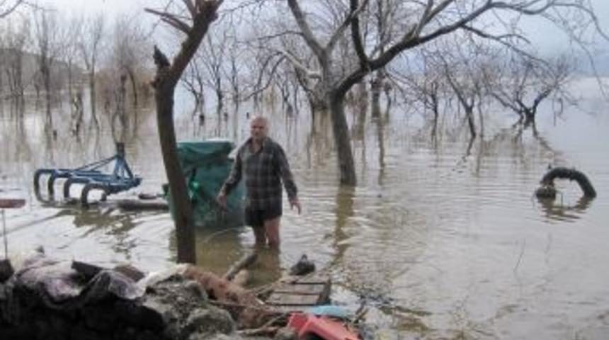 Gavur G&ouml;l&uuml; havzasındaki ekili alanlar sular altında kaldı