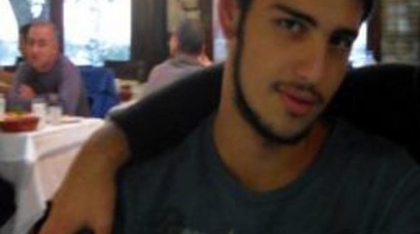 D&ouml;vmeci gen&ccedil; bı&ccedil;aklanarak hayatını kaybetti