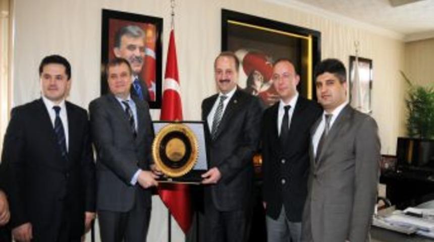 H&Uuml;RSİAD&rsquo;dan Başkan Akg&uuml;l'e kentsel d&ouml;n&uuml;ş&uuml;m teşekk&uuml;r&uuml;