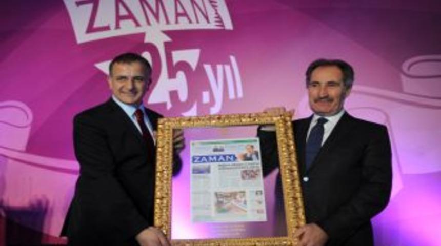 TEKRAR-Zaman'ın 25. yıl kutlamaları, Anadolu'ya kapılarını İzmir'den a&ccedil;tı