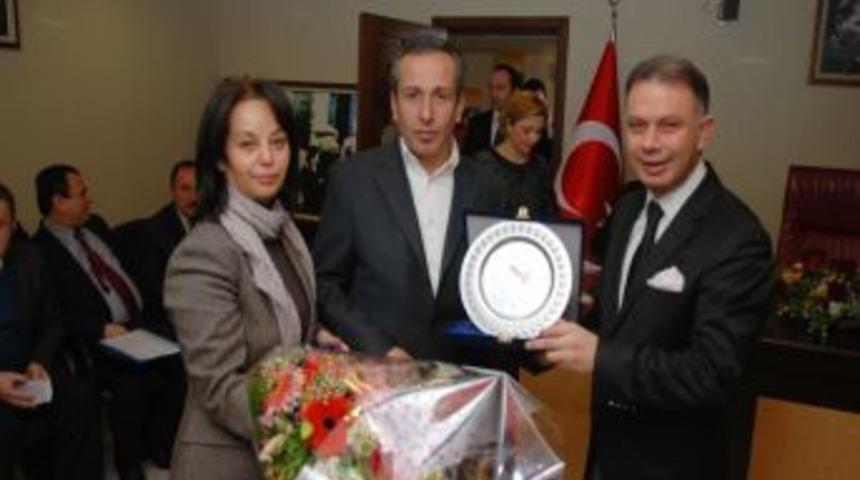 &Ccedil;evreci m&uuml;teahhitler &ouml;d&uuml;llendirildi