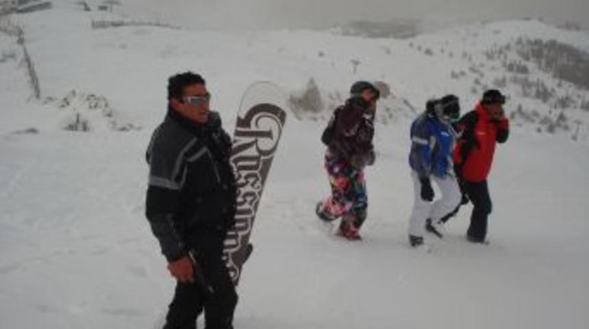 Uludağ&rsquo;da kaybolan 5 kişiyi jandarma kurtardı