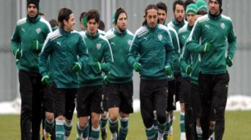 Bursaspor, Kardemir Karab&uuml;kspor ma&ccedil;ına hazırlanıyor