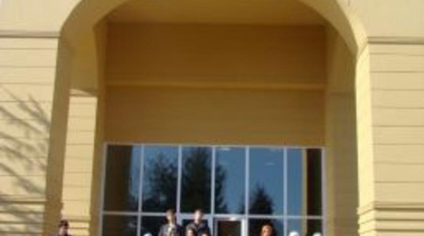 Fezalı &ouml;ğrenciler OM&Uuml; Hukuk Fak&uuml;ltesi'nde derse girdi