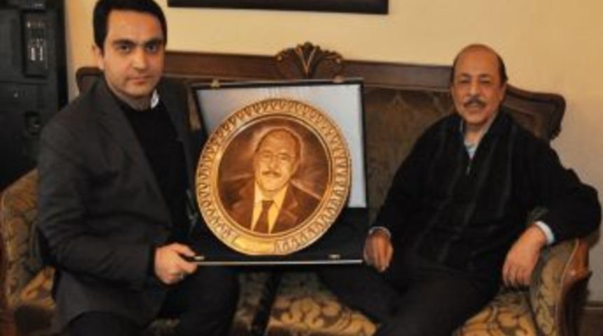 Başkan Bah&ccedil;eci, &uuml;nl&uuml; ozan Neşet Ertaş&rsquo;ı ziyaret etti