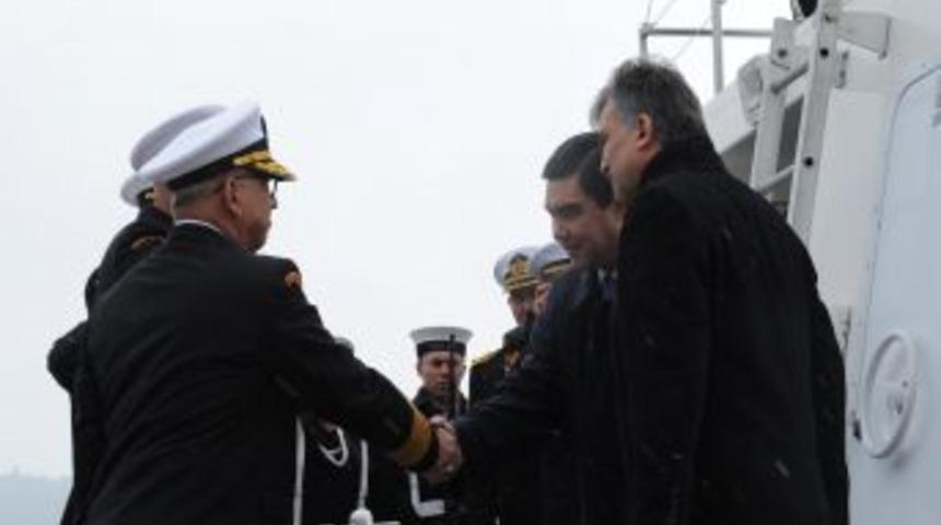 G&uuml;l ve Berdimuhammedov&rsquo;un Boğaz keyfi