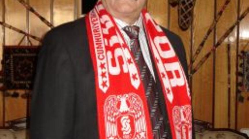 Sivaslılar Mecnun Otyakmaz i&ccedil;in karşılama t&ouml;reni d&uuml;zenleyecek