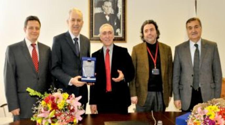 OM&Uuml; Tıp Fak&uuml;ltesi'nde g&ouml;rev değişimi