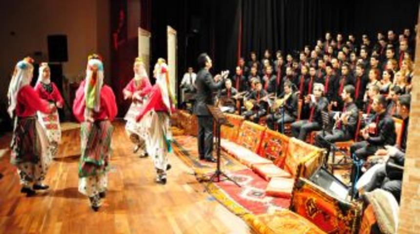 İn&ouml;n&uuml; &Uuml;niversitesi'nde t&uuml;rk&uuml; ş&ouml;leni