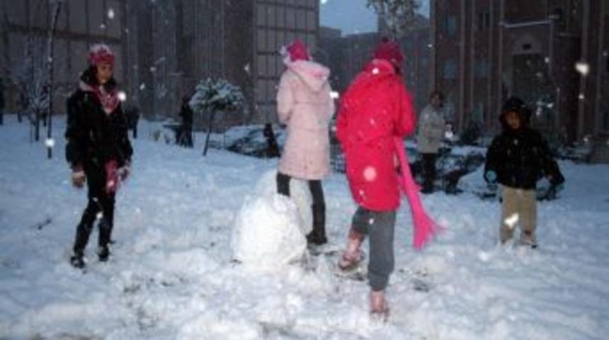 Midyat ve Darge&ccedil;it&rsquo;te eğitime kar engeli