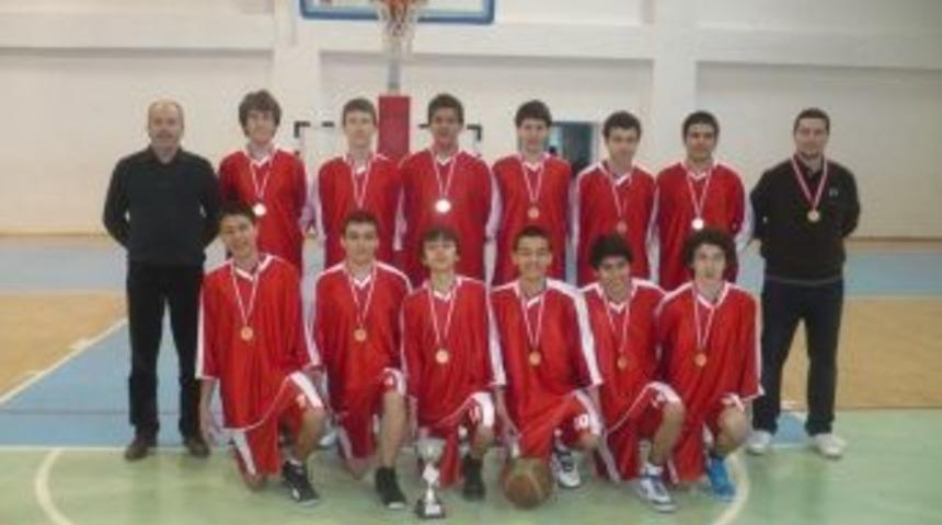 &Ccedil;orlu Belediyesi Gen&ccedil;lik ve Spor Kul&uuml;b&uuml;, namağlup şampiyon oldu