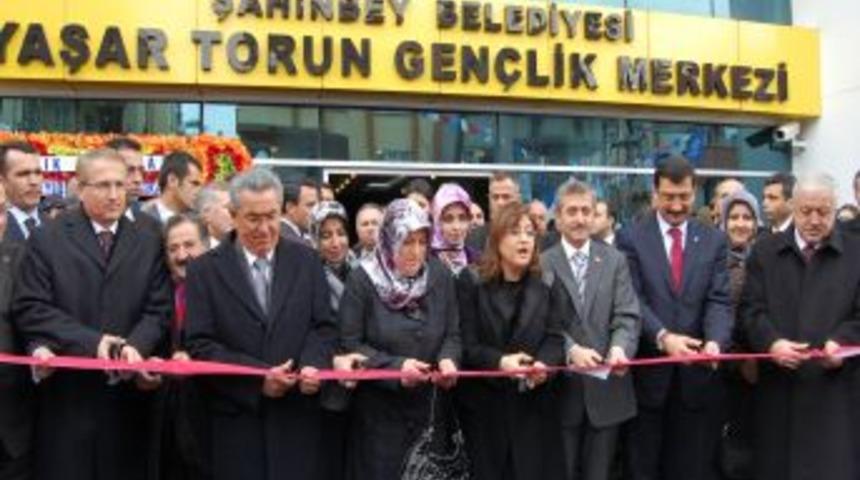 Bakan Şahin: U&ccedil;mak i&ccedil;in yerel kalkınma bizim diğer kanadımızdır