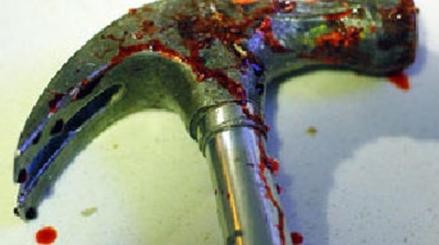 İlişkisi olduğu kadını &ccedil;eki&ccedil;le &ouml;ld&uuml;rd&uuml;