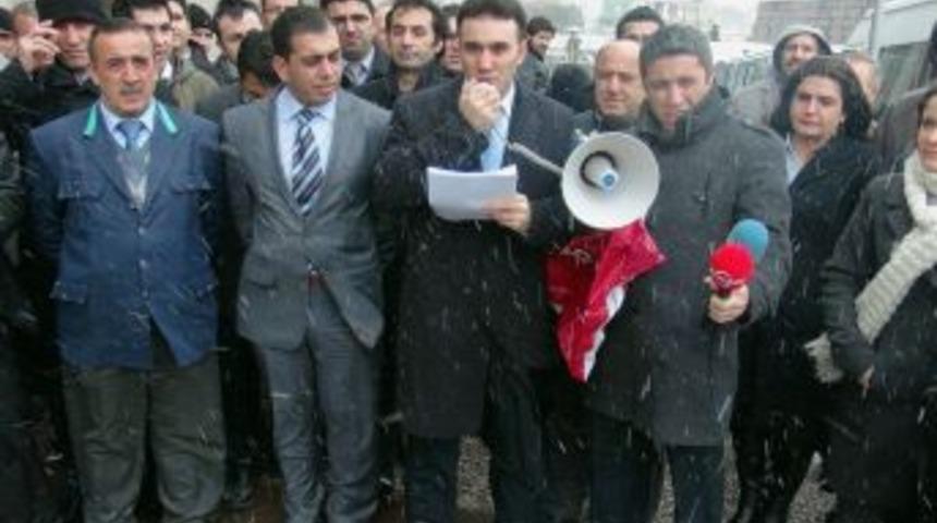 M&uuml;başirlerden '&uuml;vey evlat' eylemi