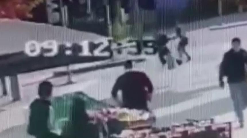 Yolda y&uuml;r&uuml;rken saldırıya uğrayan &uuml;niversite &ouml;ğrencisi, dehşet anlarını anlattı