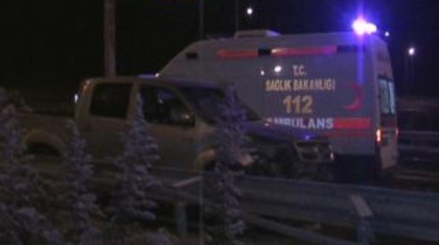 Kayganlaşan yolda ambulans kazası