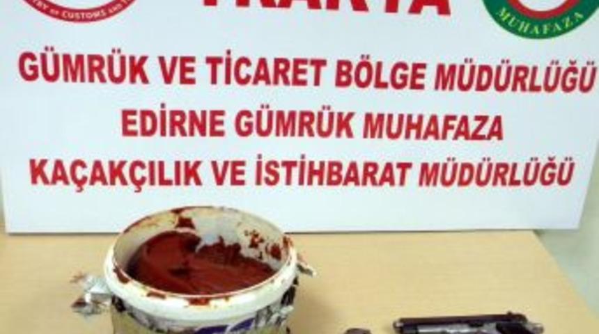 Kapıkule&rsquo;de sal&ccedil;a kutusundan tabanca ve mermi &ccedil;ıktı