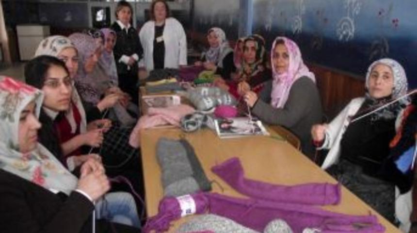 Depremin acısını kurslarla unutuyorlar