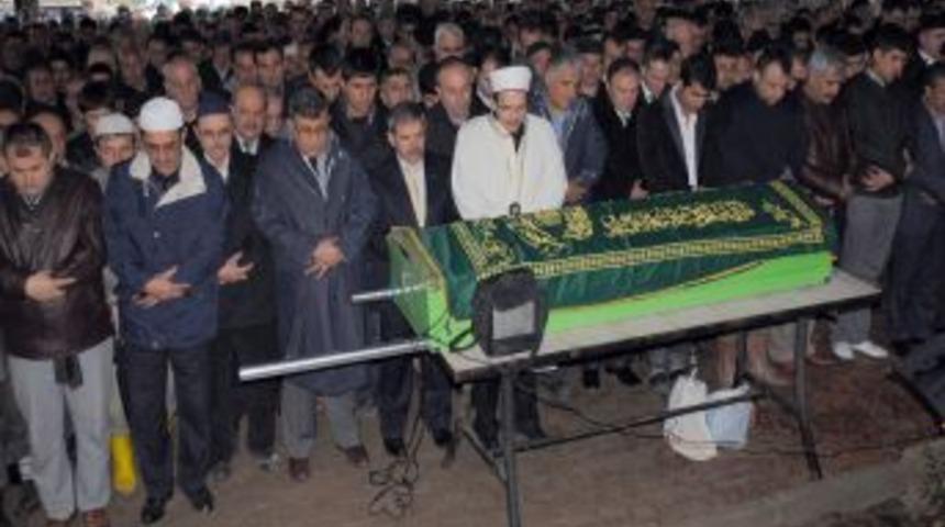 H&uuml;seyin Avşaroğlu annesini kaybetti