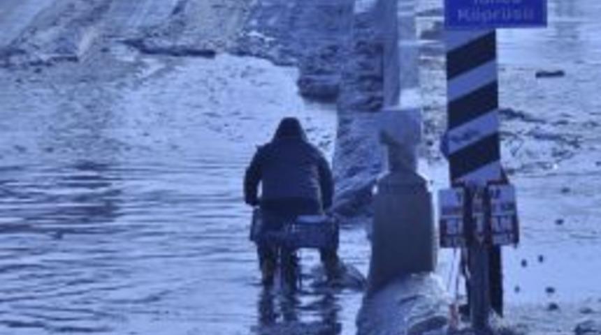 Ağa&ccedil;lar yağışa daha fazla dayanamadı