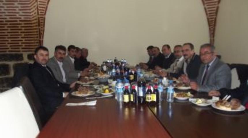 Karapınar&rsquo;da kuzu &ccedil;evirmeli kaynaşma yemeği