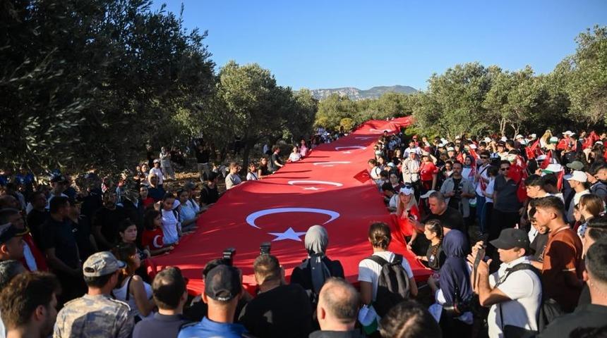 Antalya'da "Ecdadın Yolunda Cumhuriyet'e Saygı Y&uuml;r&uuml;y&uuml;ş&uuml;"