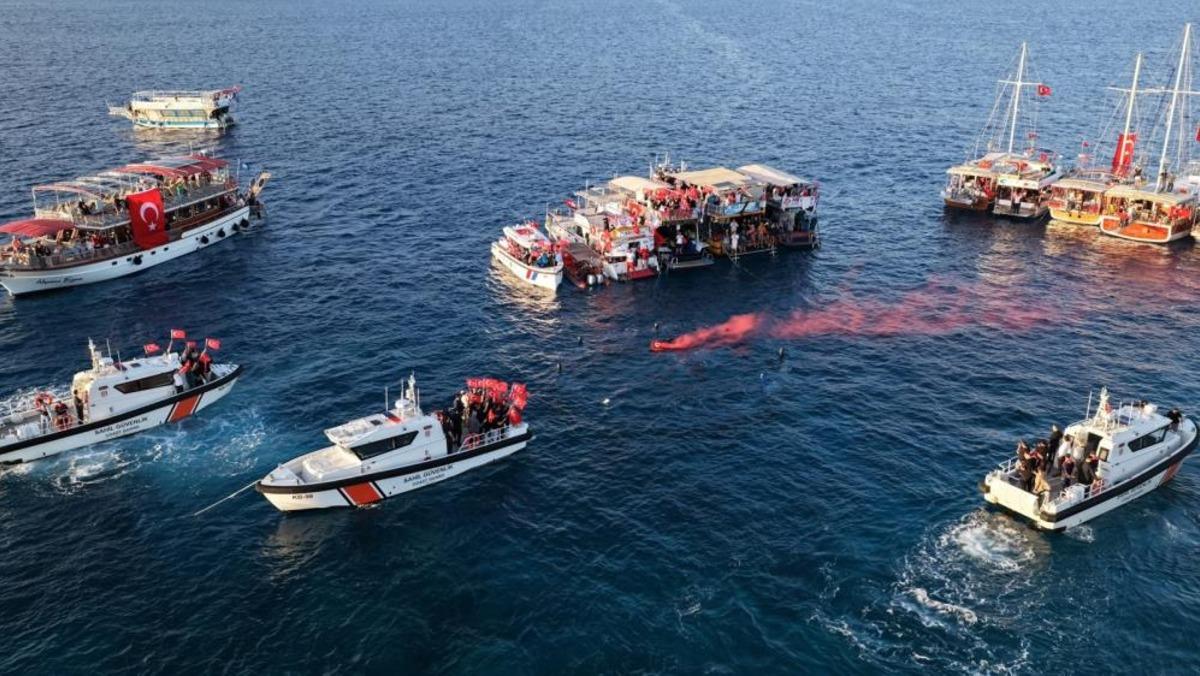 Antalya da "Ecdadın Yolunda Cumhuriyet e Saygı Y&uuml;r&uuml;y&uuml;ş&uuml;" 1