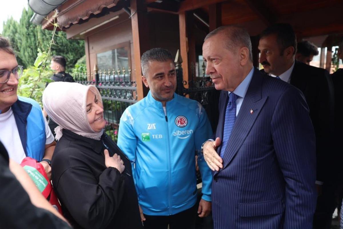 Cumhurbaşkanı Erdoğan, İstanbul Kastamonuspor y&ouml;netimini kabul etti 2