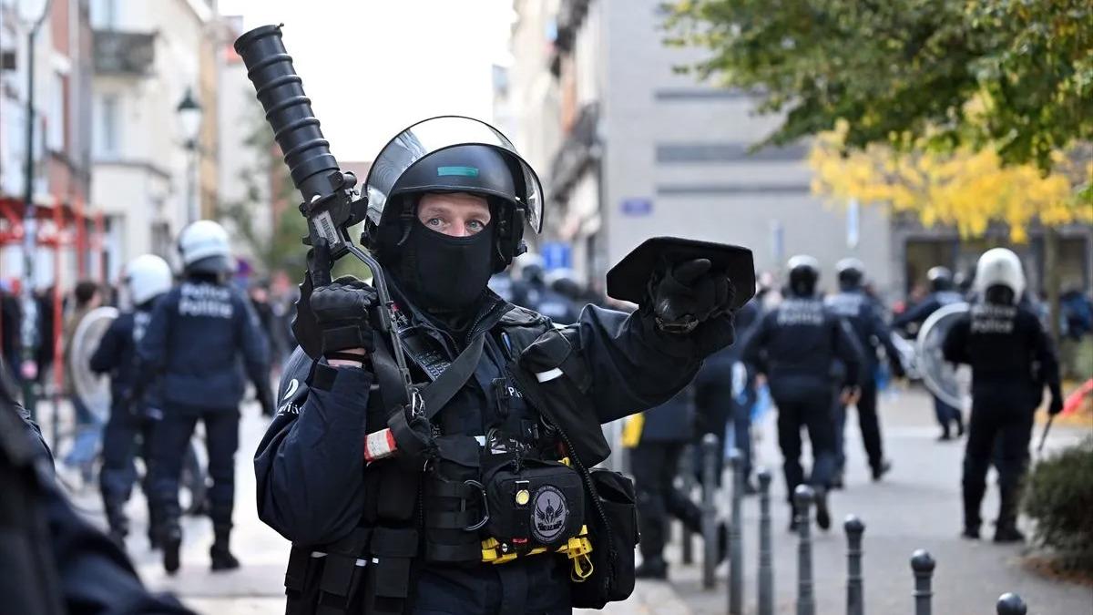 Bel&ccedil;ika da h&uuml;k&uuml;met karşıtı g&ouml;steri gerginliklerin ardından polis m&uuml;dahalesiyle sona erdi 1