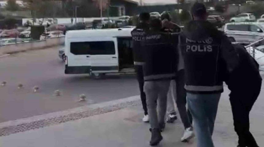 Kırıkkale&rsquo;de uyuşturucu tacirlerine operasyon: 5 tutuklama