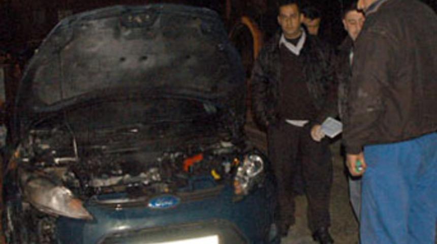 Mersin'de 10 ara&ccedil; kundaklandı