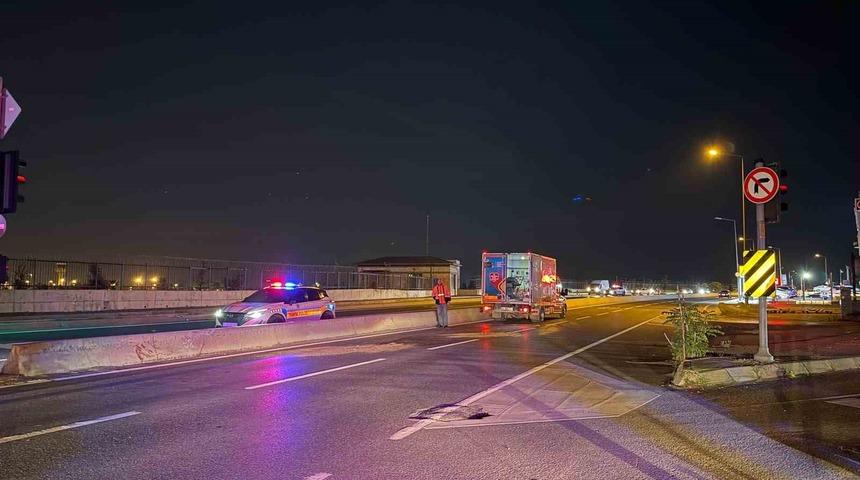 Bakırk&ouml;y&rsquo;de otomobile arkadan &ccedil;arpan motosiklet s&uuml;r&uuml;c&uuml;s&uuml; hayatını kaybetti