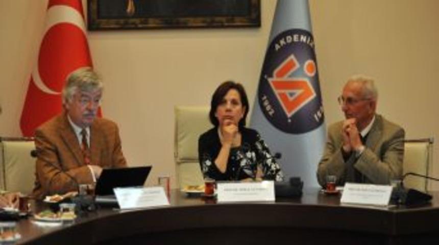 Alman Profes&ouml;r: T&uuml;rkler Almanya&rsquo;ya vizesiz girebilir