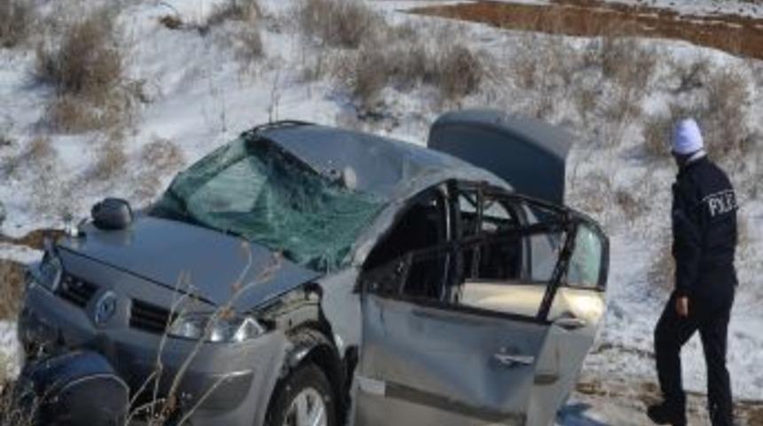 Cihanbeyli&rsquo;de taziye d&ouml;n&uuml;ş&uuml; kaza: 1 &ouml;l&uuml;, 4 yaralı