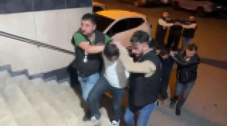 İstanbul&rsquo;da iki ayrı cinayetin ş&uuml;phelileri yurt dışına ka&ccedil;amadan yakalandı