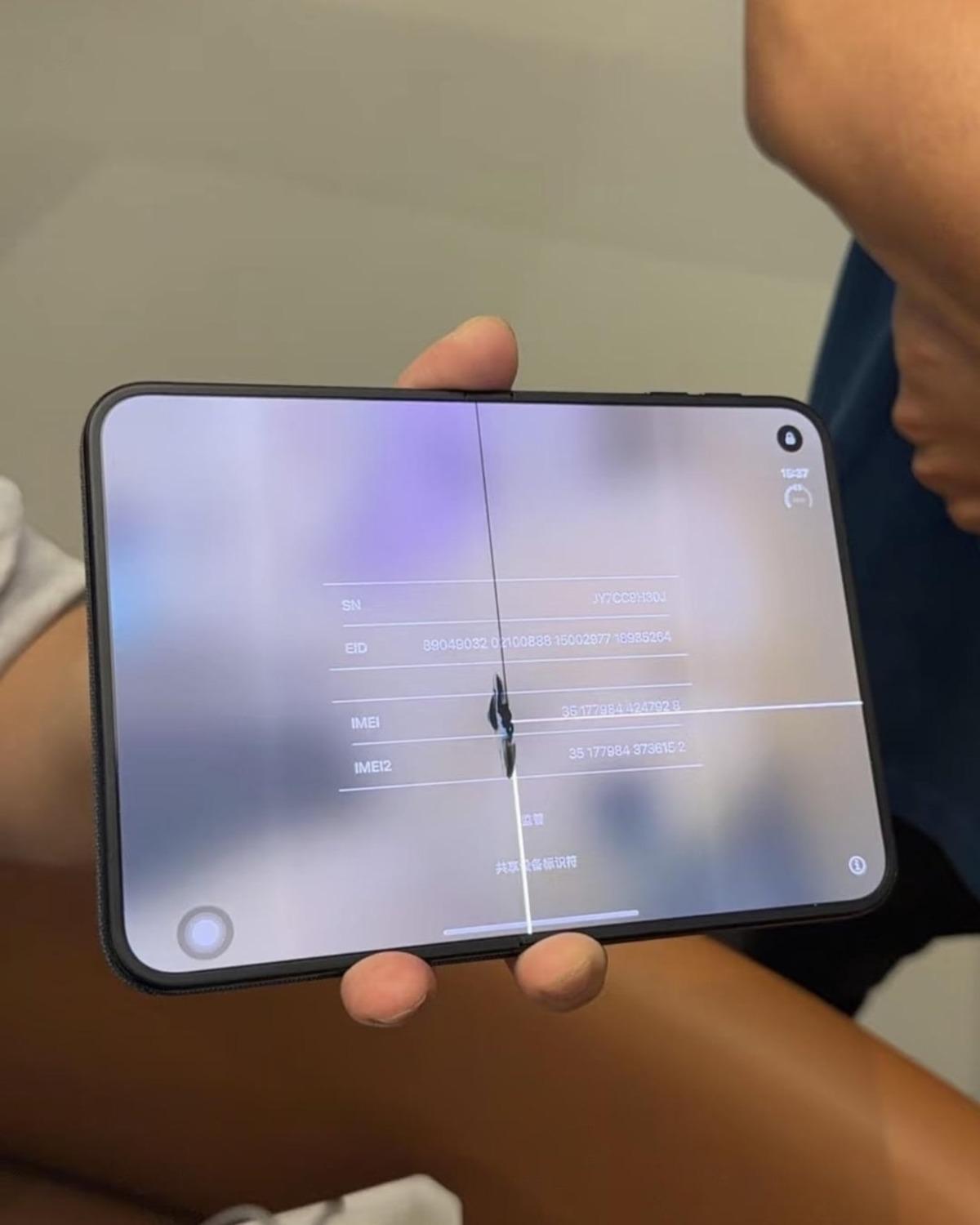 230 bin TL lik iPhone Duo da ekran kırılmaları ortaya çıktı: Sorun aynı bölgede görülüyor 3