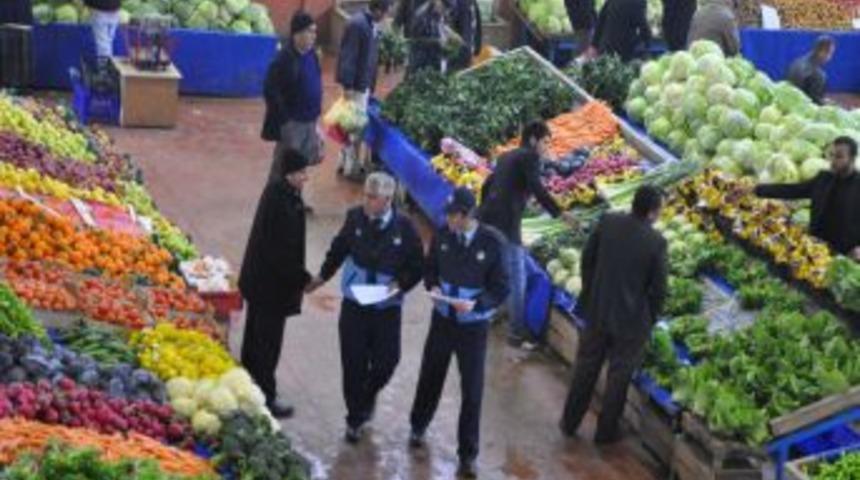 Zile zabıtasından pazarcılara broşürlü uyarı