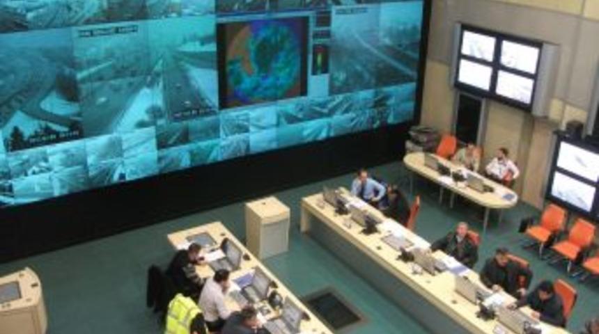 Kar İstanbul&rsquo;da kar etkisini artırdı, AKOM alarma ge&ccedil;ti