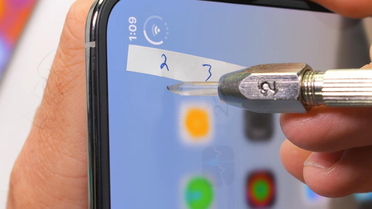 iPhone Duo dayanıklılık testine girdi: İşte performansı! 2