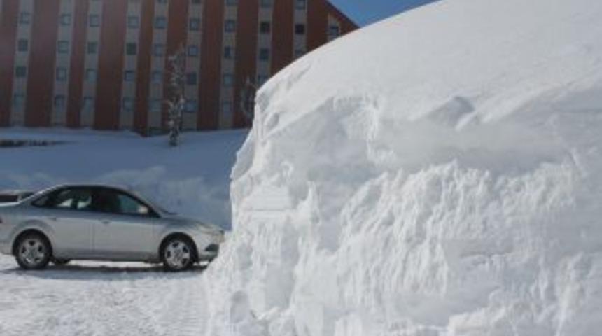 Kartepe&rsquo;de kar kalınlığı 3 metreyi ge&ccedil;ti