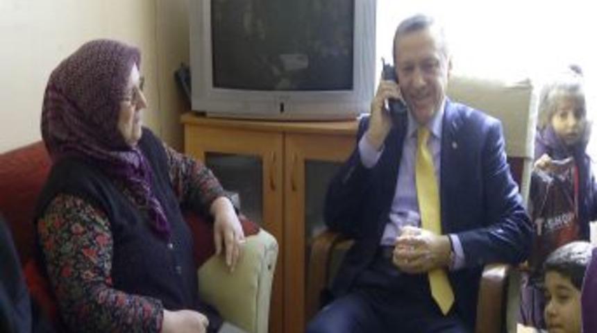 Başbakan Erdoğan, &ccedil;ay davetini geri &ccedil;evirmedi