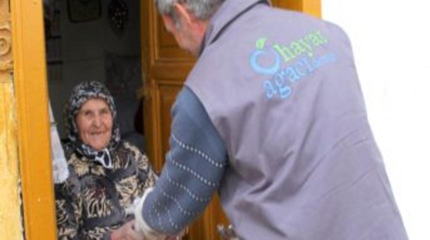 Belediyeden kimsesizlere her gün sıcak yemek