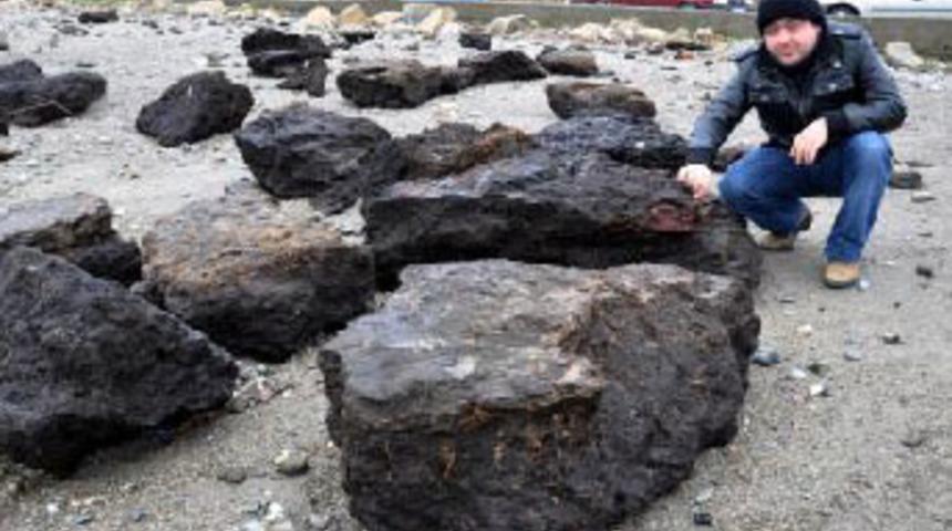 Denizden &ccedil;ıkan atıklar panik yarattı