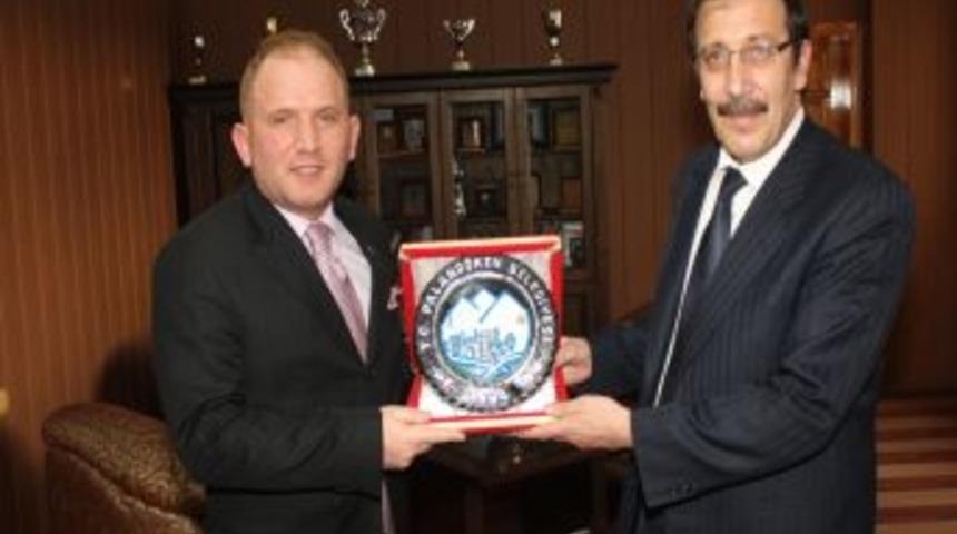 T&Uuml;MSİAD y&ouml;netimi Başkan Bulutlar'ı ziyaret etti