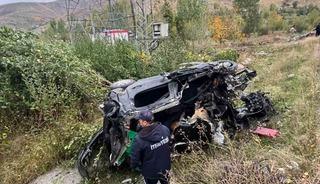 Van&rsquo;da otomobil hurdaya d&ouml;nd&uuml;: 1 &ouml;l&uuml;