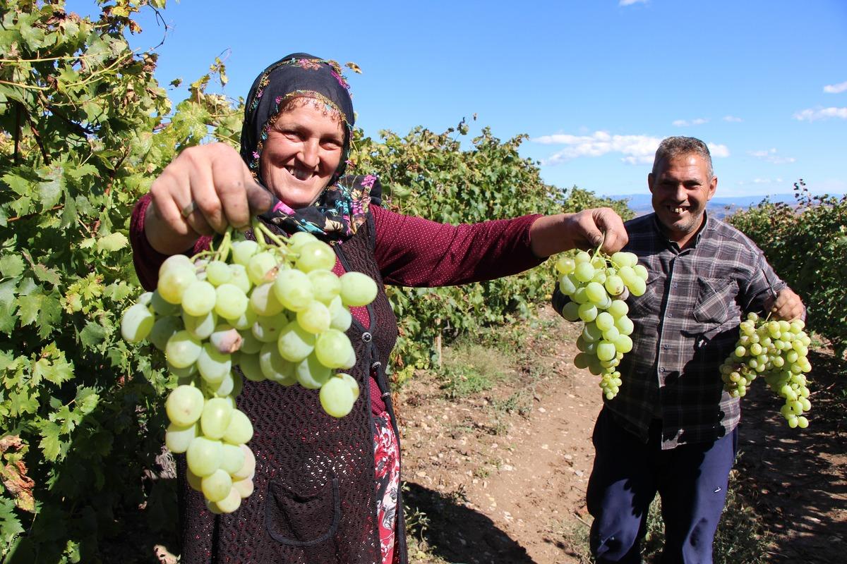 Bu köyde her evin önünde kazan kaynıyor: Kayaları oyup çıkartıyorlar 2